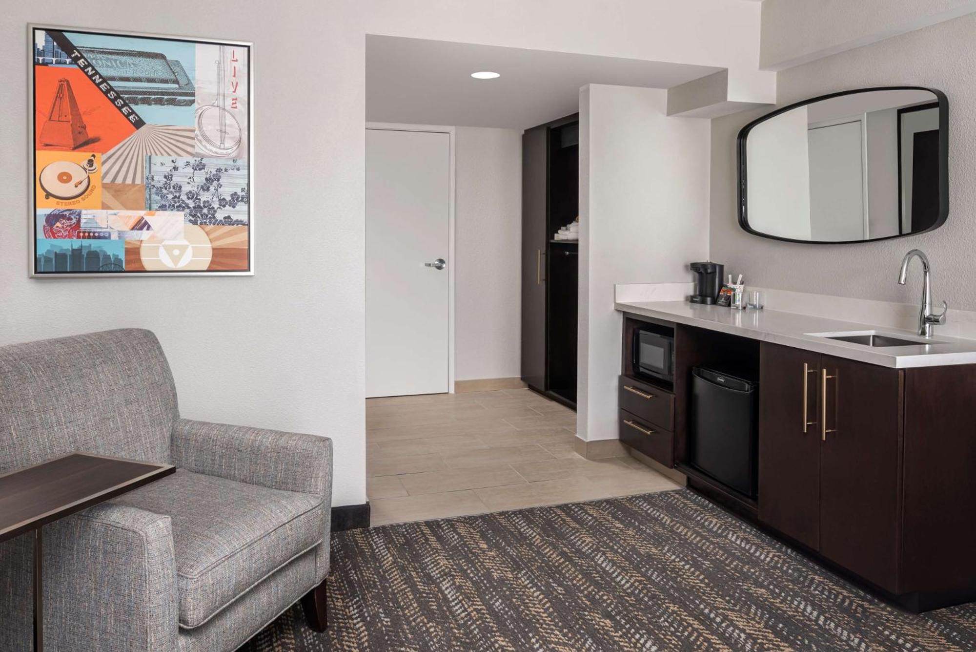 Embassy Suites By Hilton Nashville Airport Exterior foto